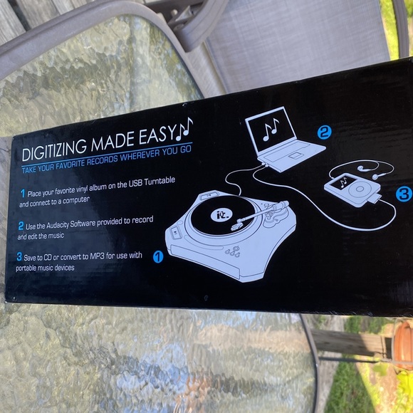 Innovative Technology IT USB Turntable
Model: ITUT-300 - Picture 4 of 6